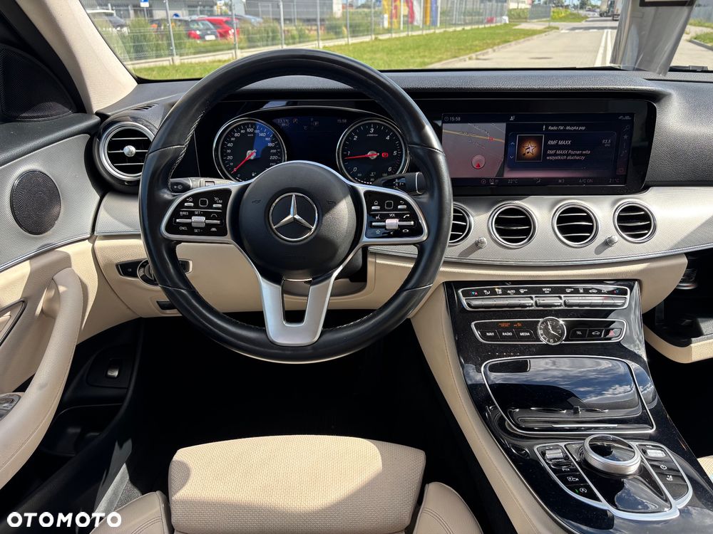 Mercedes-Benz Klasa E 220 d 9G-TRONIC Exclusive - 10