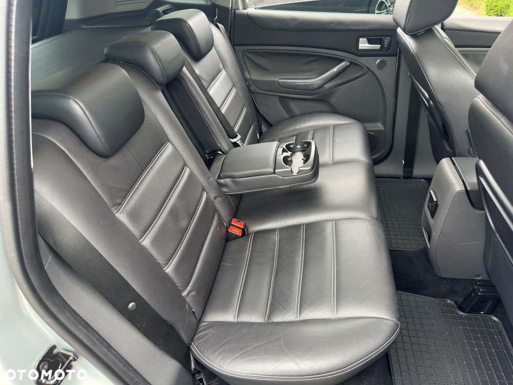 Ford Kuga 2.0 TDCi 4x4 Titanium - 24