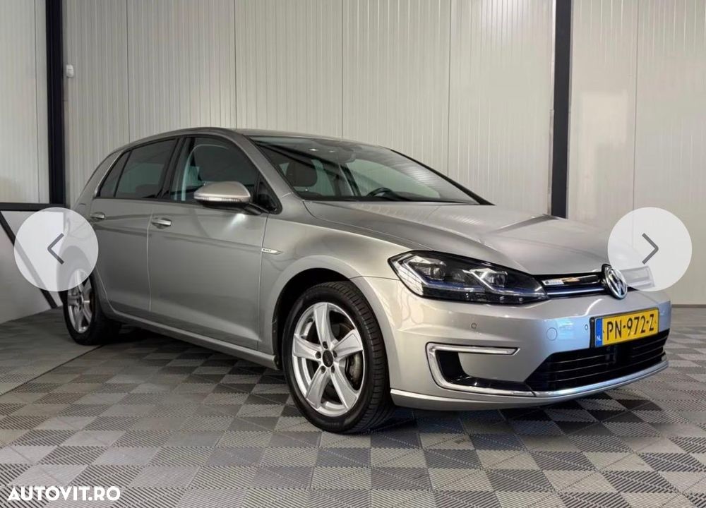 Volkswagen Golf - 2