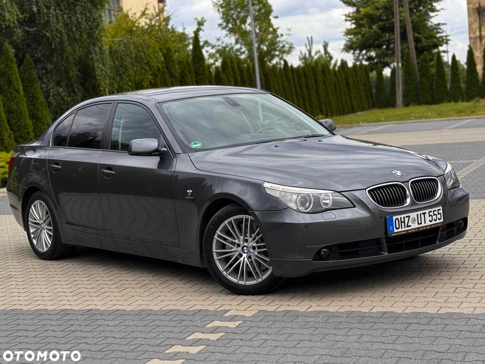BMW Seria 5 545i - 11