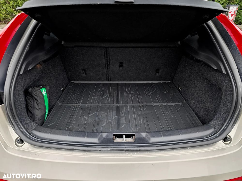 Volvo V40 D2 Geartronic Linje Svart - 23