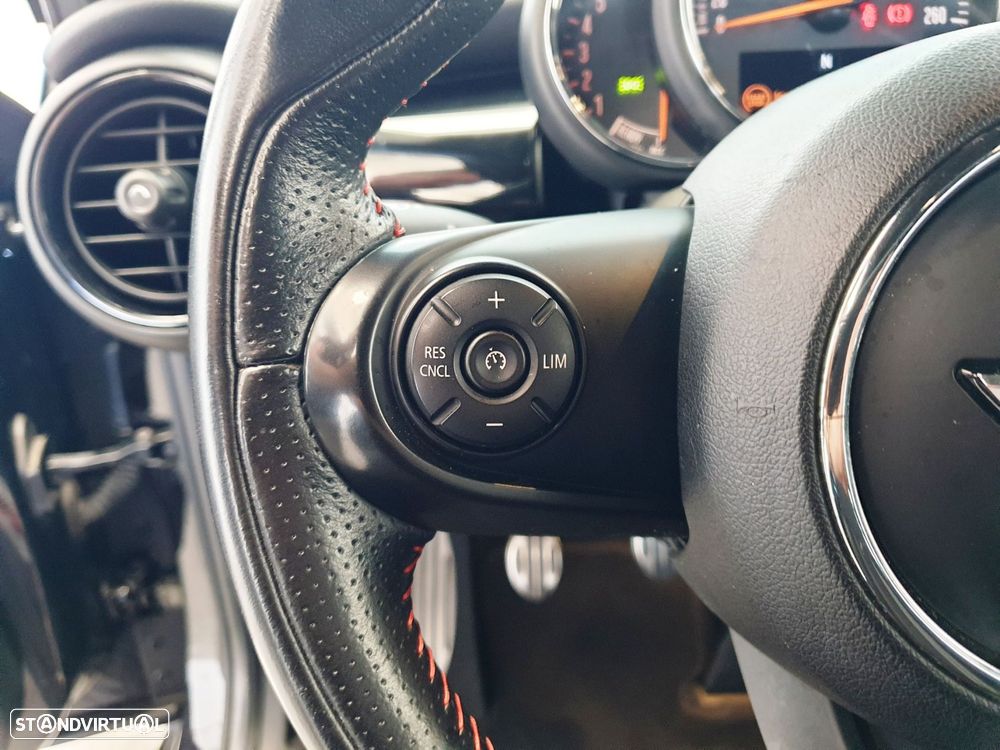 MINI 5 Portas Cooper D - 16