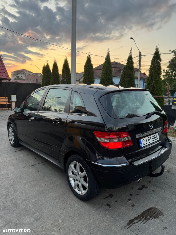 Mercedes-Benz B 180 - 4