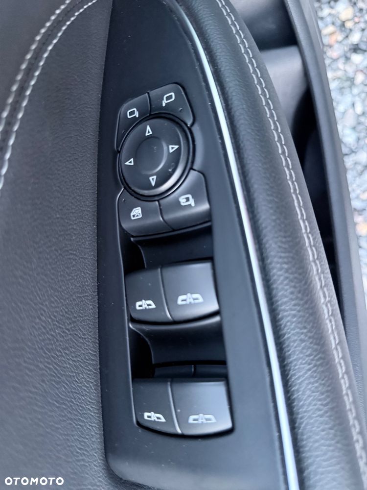 Opel Insignia - 34
