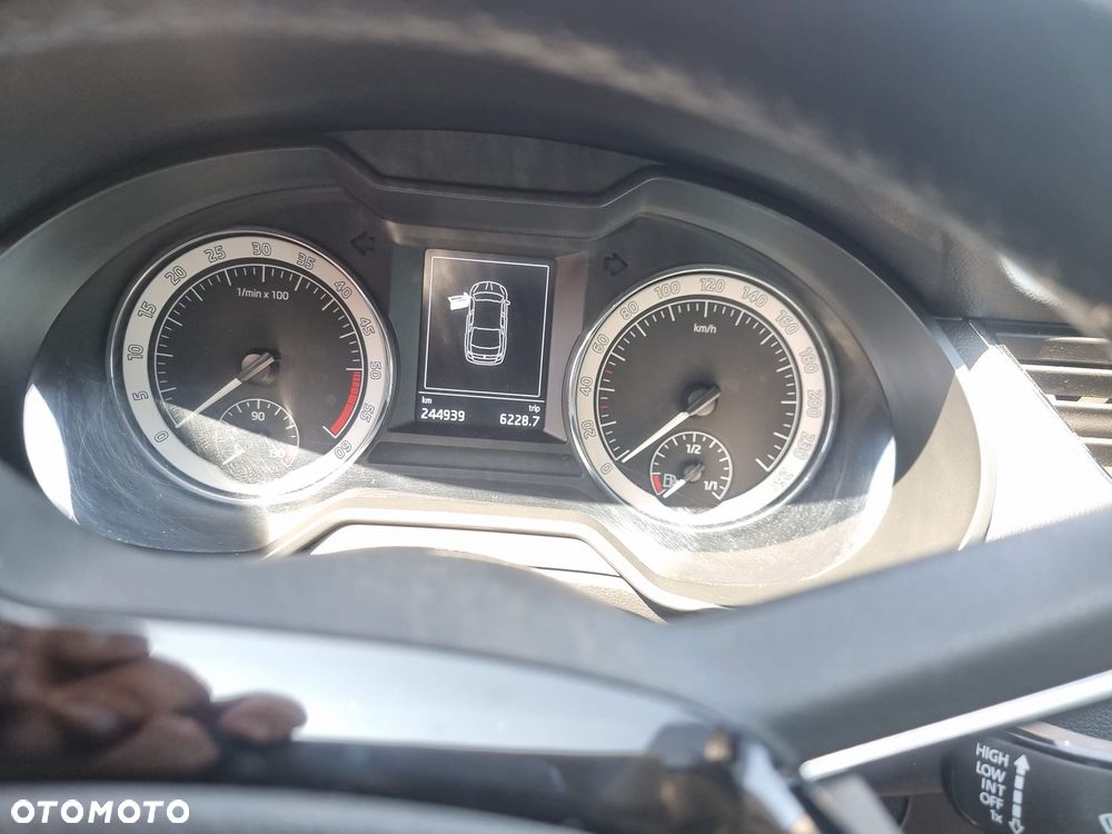 Skoda Octavia 2.0 TDI 4x4 Ambition DSG - 5