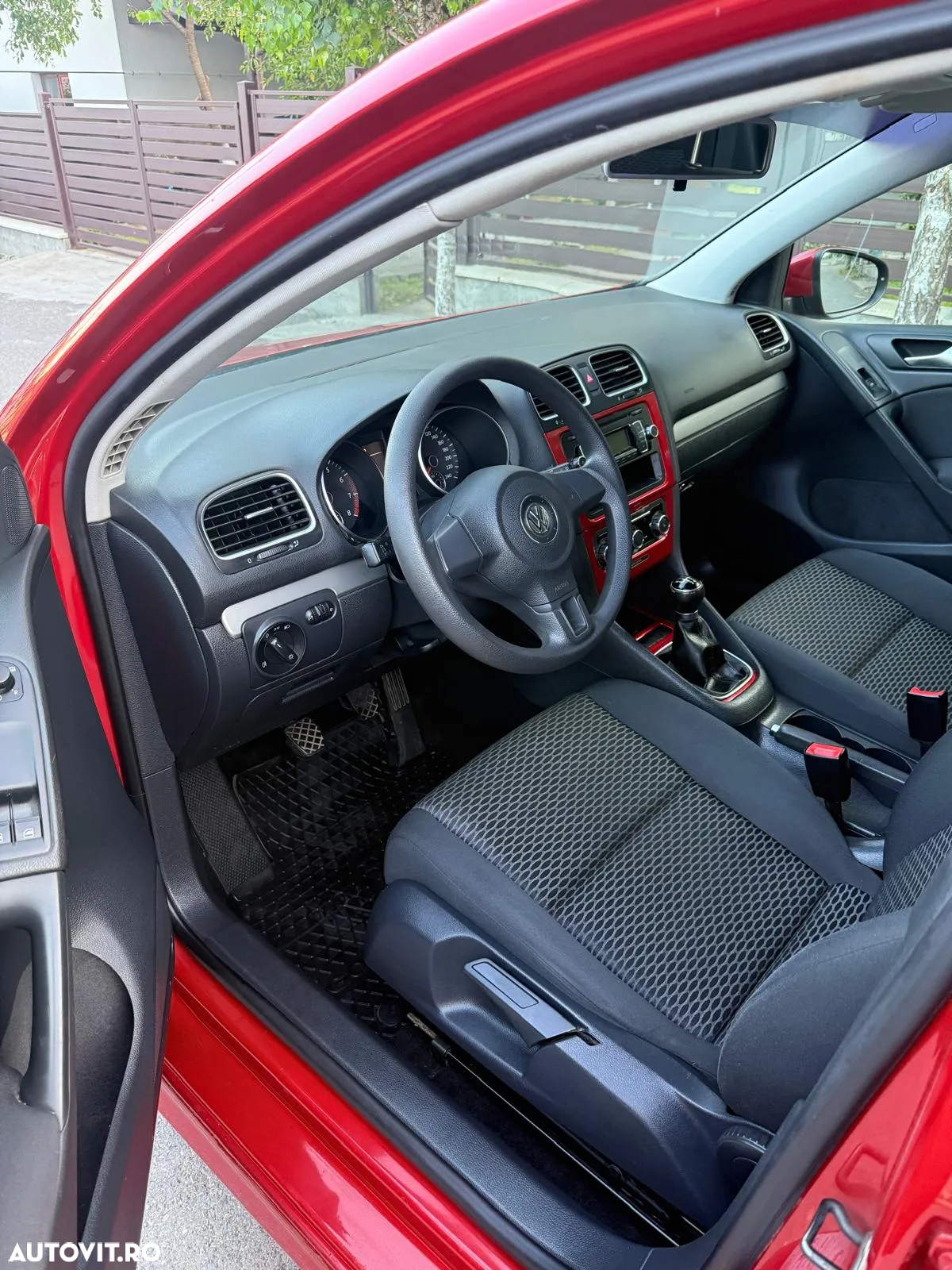 Volkswagen Golf - 6