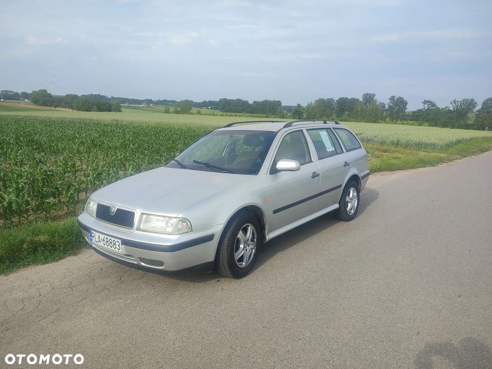 Skoda Octavia 1.6 Ambiente - 1
