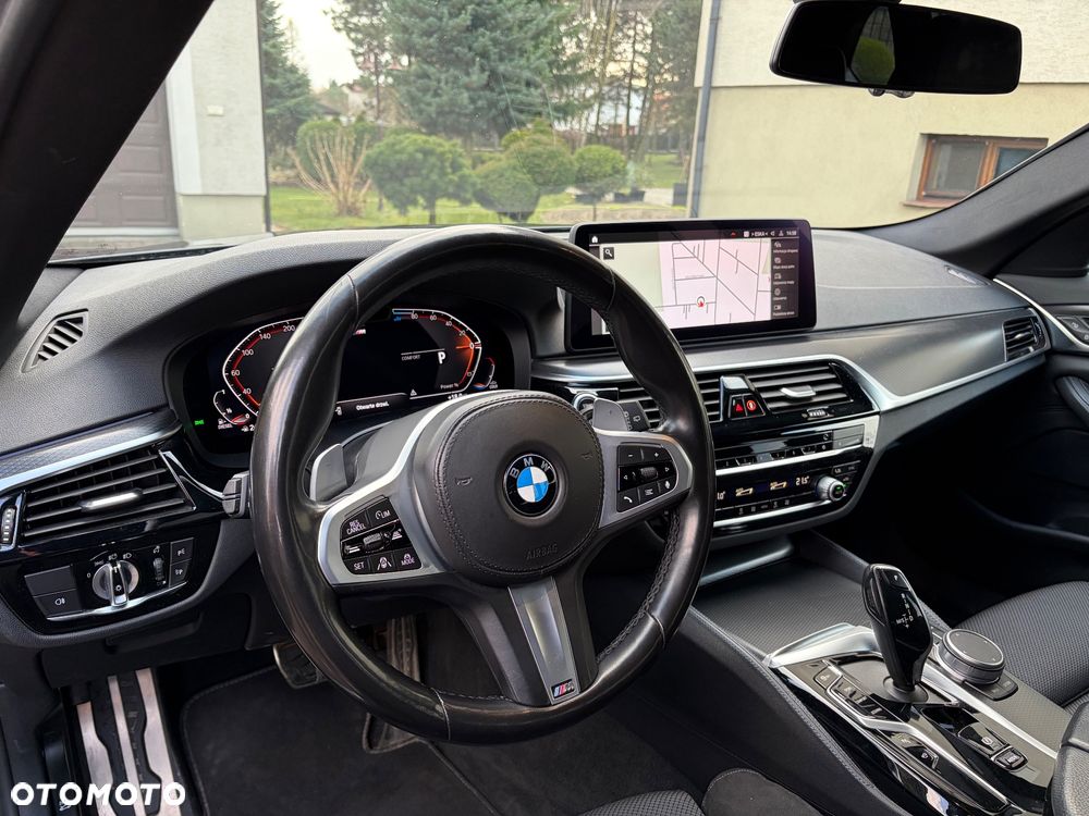 BMW Seria 5 520d M Sport - 13