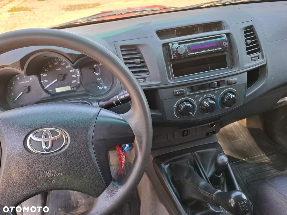 Toyota Hilux 2.5 D-4D Active - 14