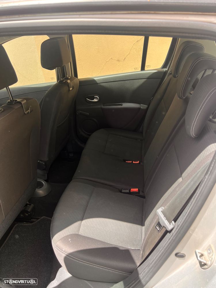 Renault Clio 1.5 dCi Dynamique S - 7