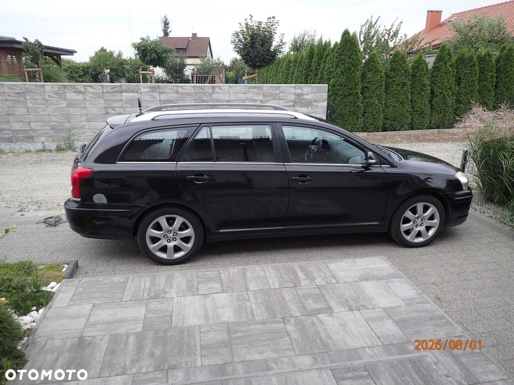 Toyota Avensis - 2