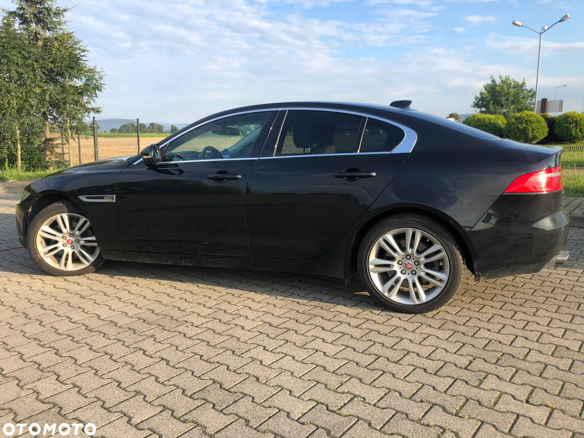 Jaguar XE 2.0 D AWD Prestige - 6