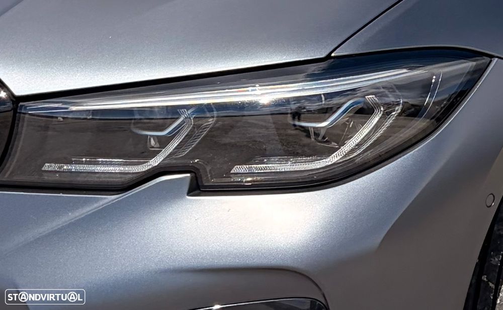 BMW 330 e Pack Desportivo M Auto - 10