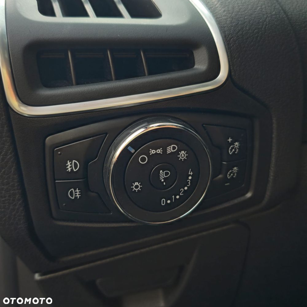 Ford Focus 1.0 EcoBoost Titanium - 37
