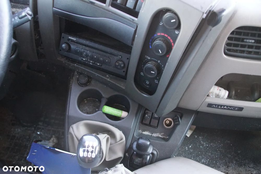 Pojazd na części - Renault Midlum 220 DXI 4.8 219 KM DXi5 6S800TO 2013R Silnik Skrzynia Drzwi Szyba Lampa Lusterko Klamka Zabudowa Kontener Deska Kokpit Sterownik Moduł Czujnik Licznik Panel Kierownica - 13
