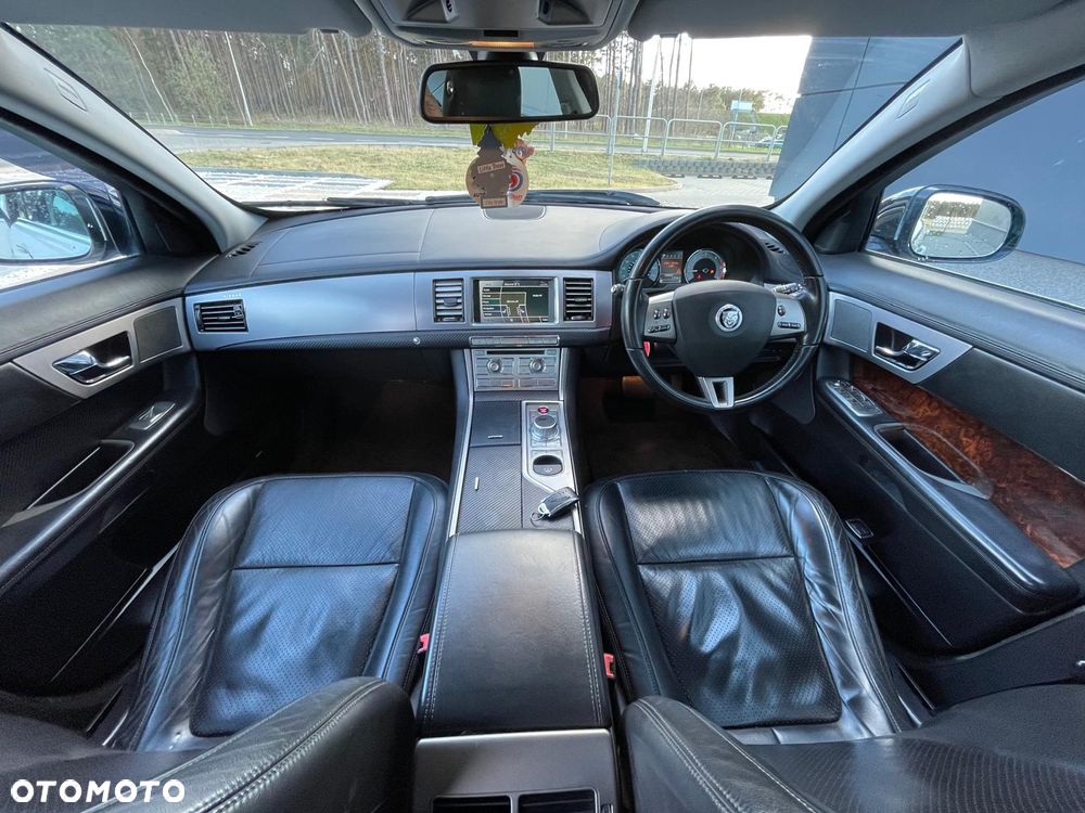 Jaguar XF 3.0 V6 Luxury - 9