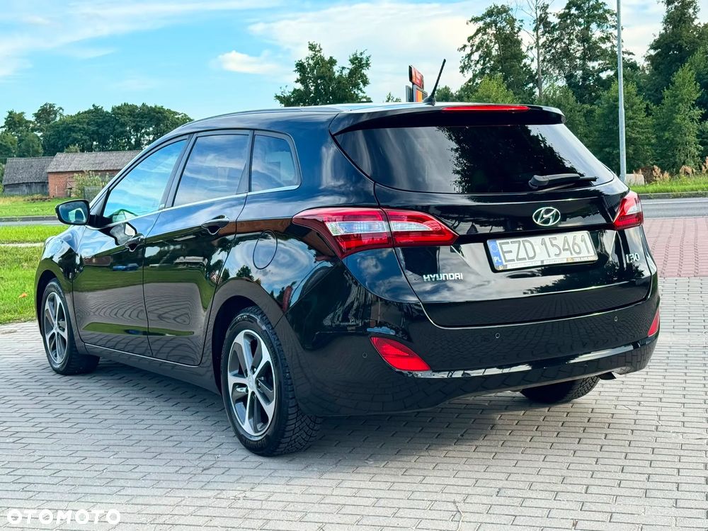 Hyundai i30 blue Kombi 1.6 CRDi DCT Passion - 11