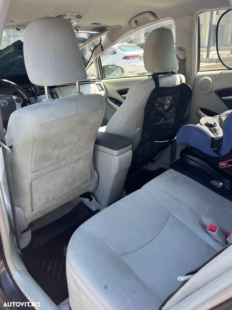 Toyota Prius (Hybrid) Comfort - 11