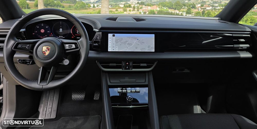 Porsche Macan Electric 4 - 16