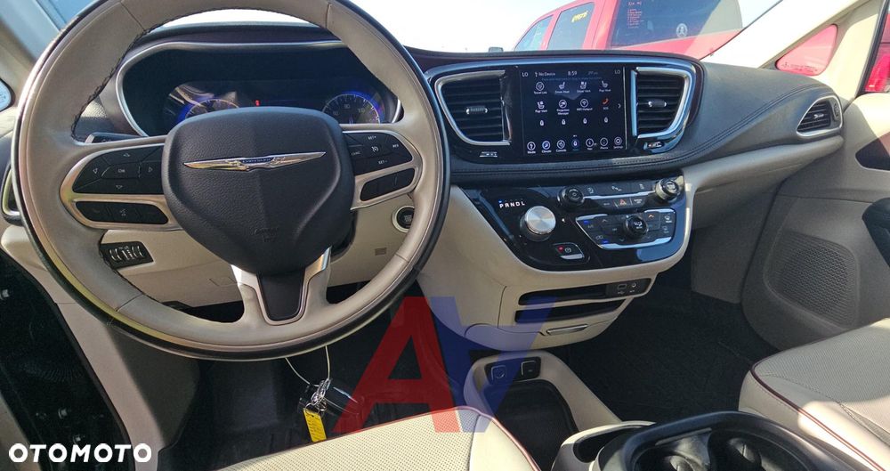 Chrysler Pacifica - 12
