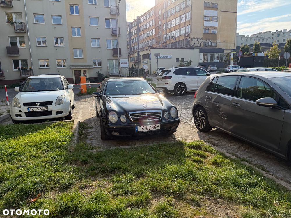 Mercedes-Benz CLK 320 - 25