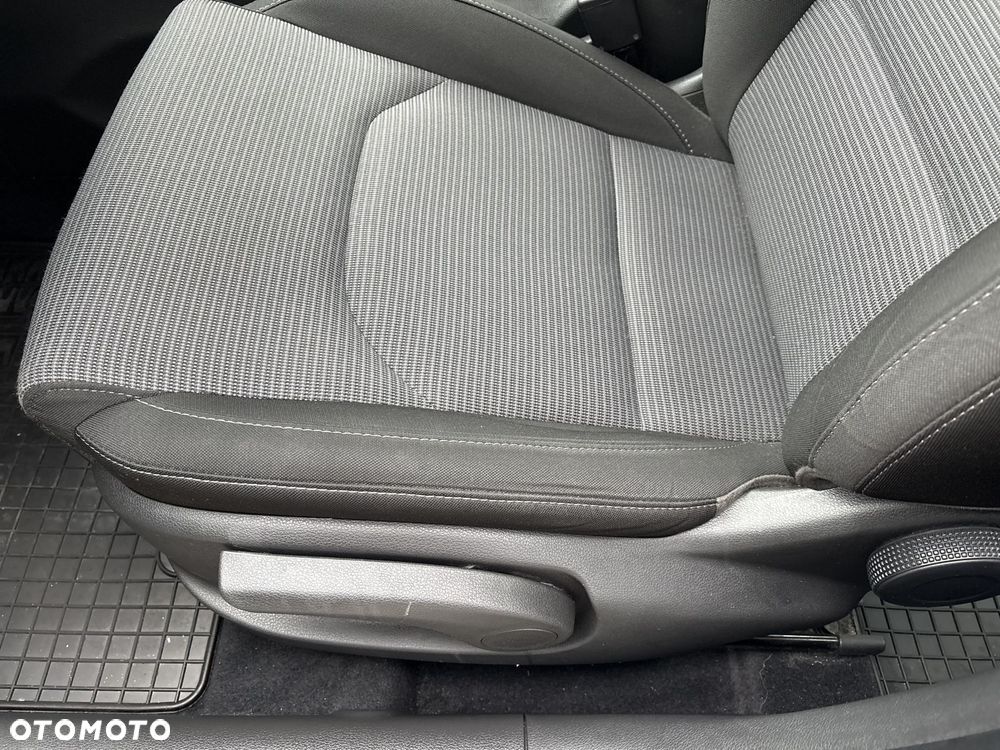 Hyundai i30 1.5 DPI Modern - 12