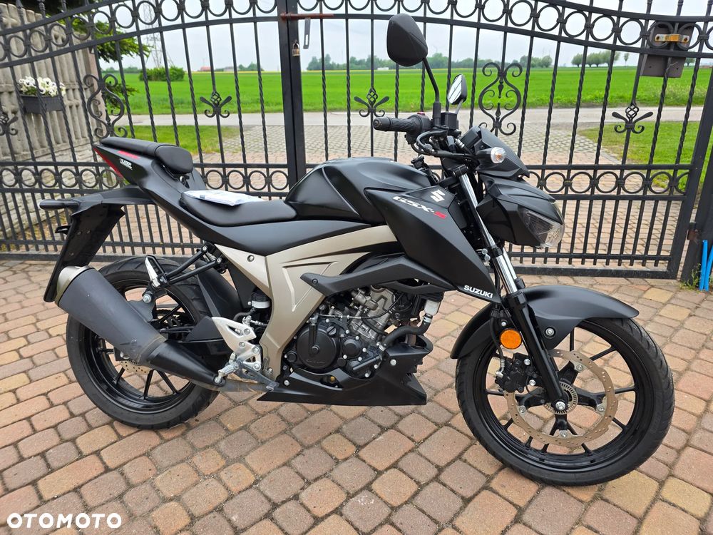 Suzuki GSX - 2
