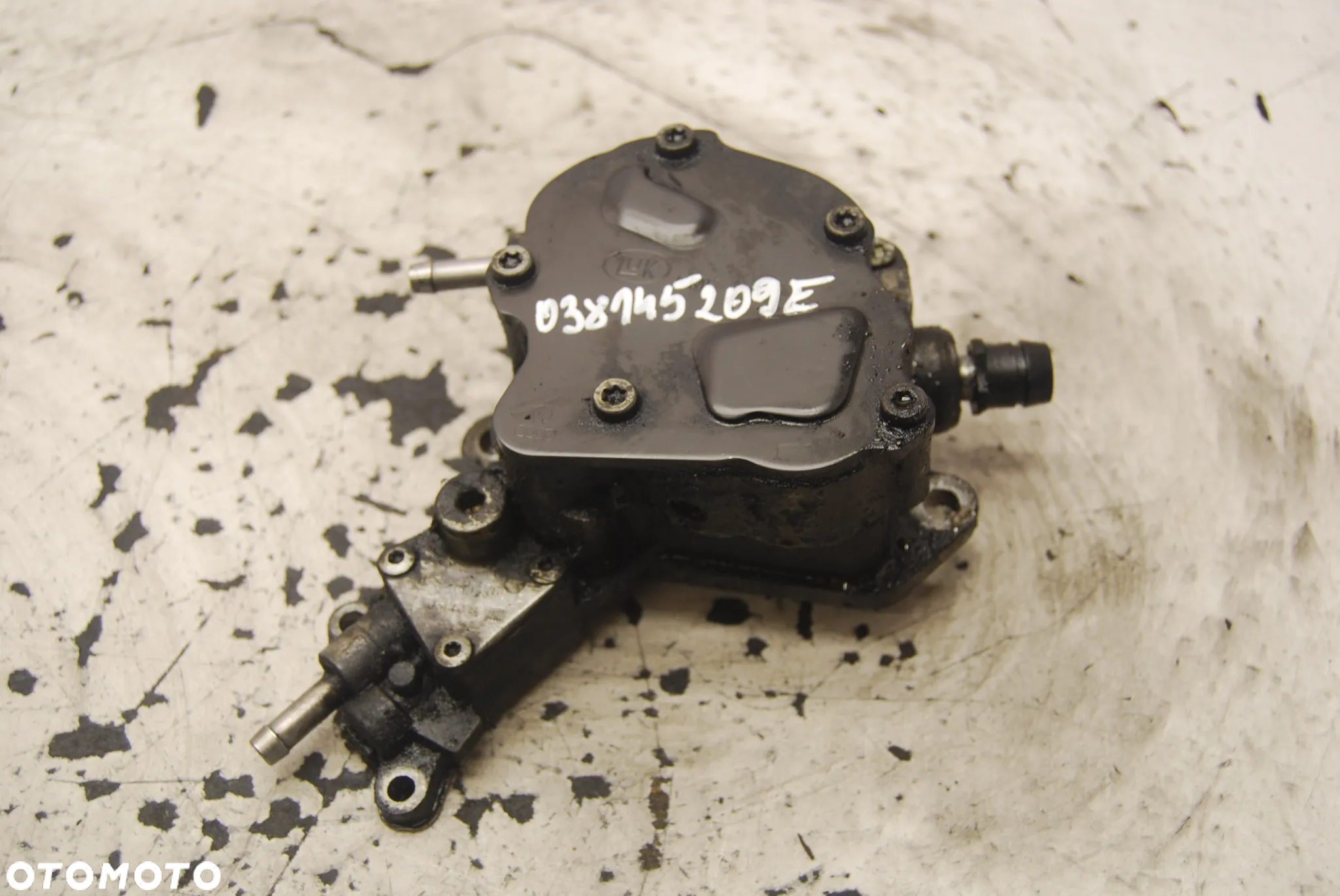 POMPA VACUM 038145209A 038145209E 1.9 TDI VW PASSAT AUDI A3 8P SEAT SKODA 038145209H - 12