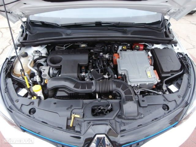 Renault Clio 1.6 E-Tech Full Hybrid Techno - 32
