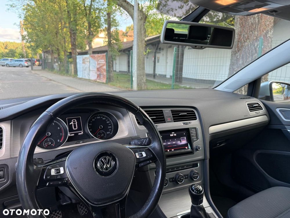 Volkswagen Golf - 10
