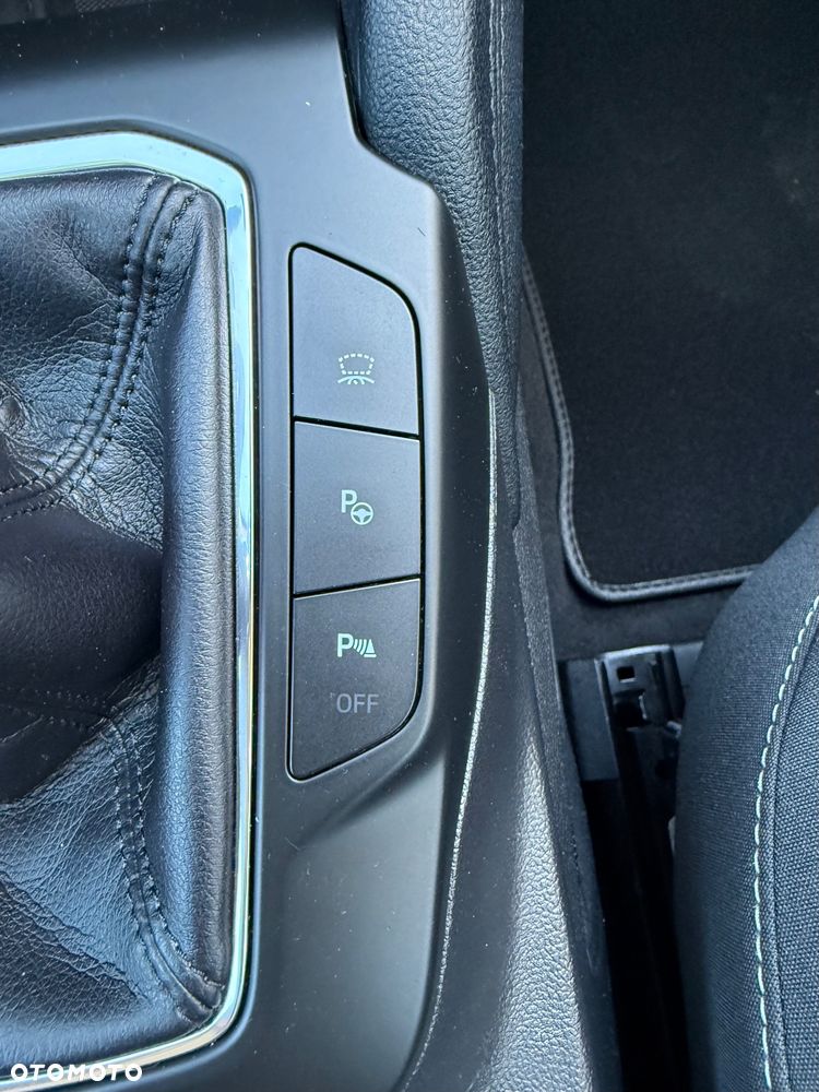 Ford Kuga 2.0 EcoBlue Hybrid TITANIUM X - 17