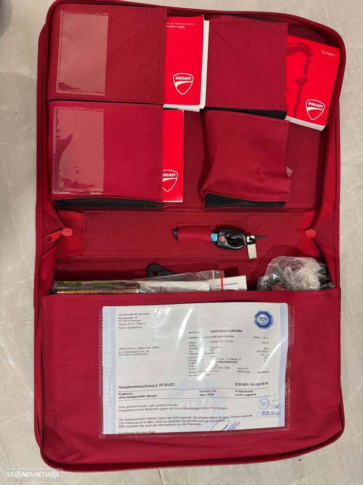 Ducati Hypermotard 939 - 8