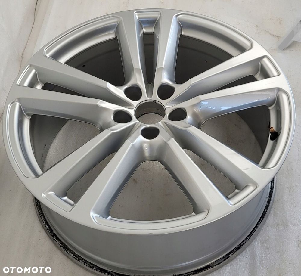 FELGA AUDI Q7 II 8x20 20 ET28 5x112 4M0601025G - 7