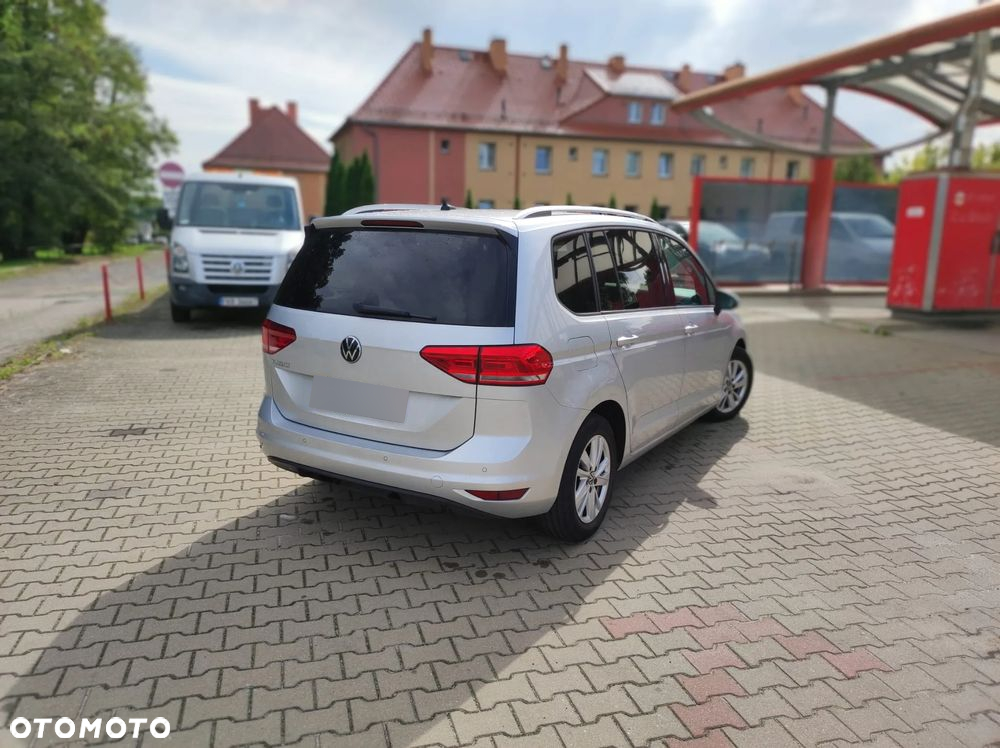 Volkswagen Touran - 9