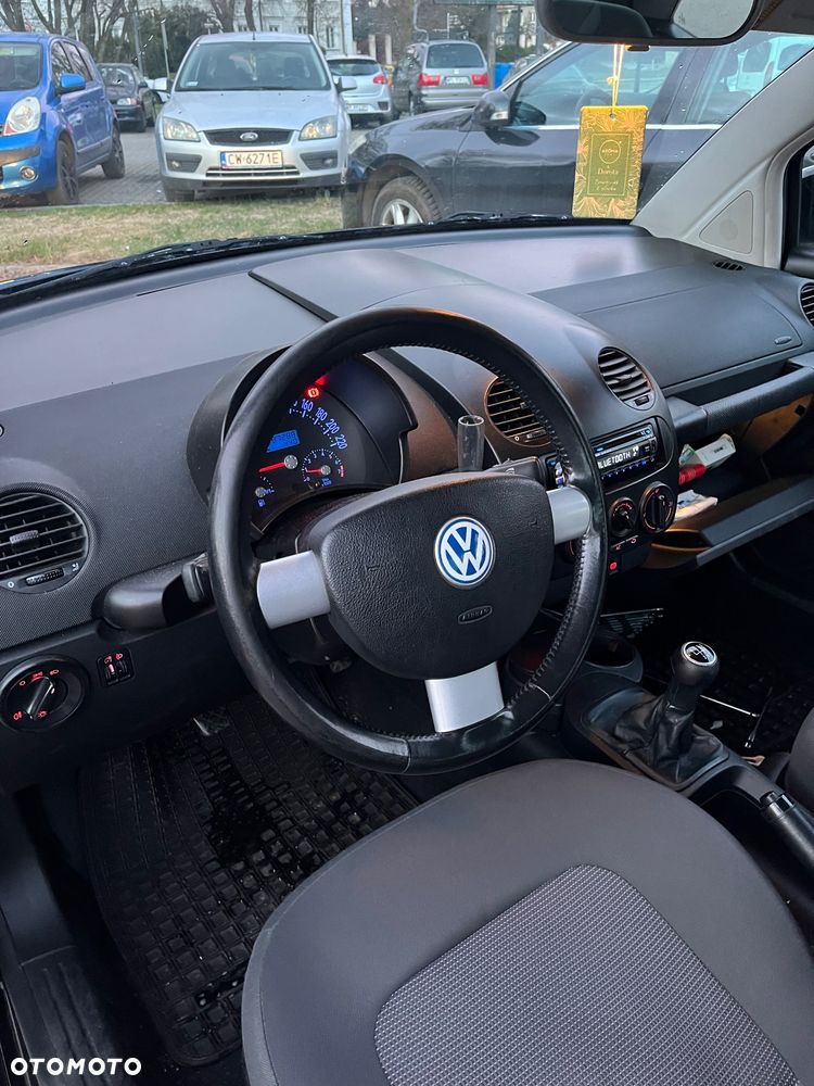 Volkswagen New Beetle - 7