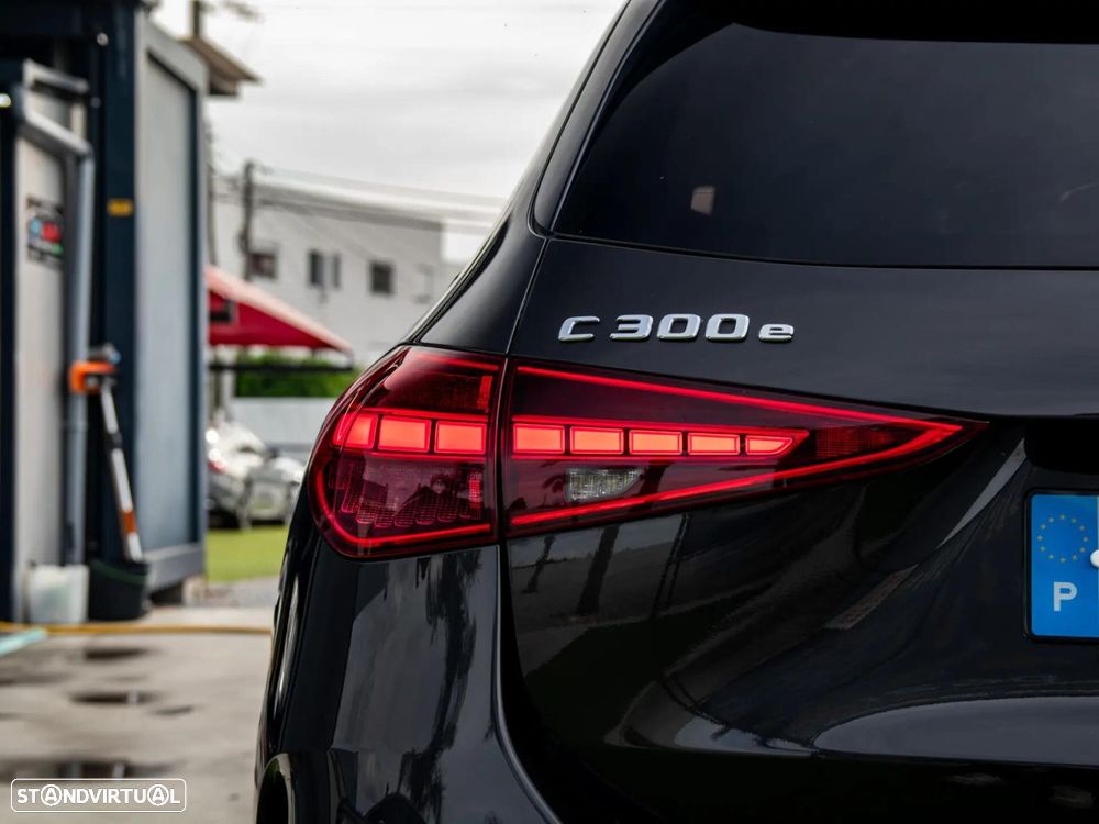 Mercedes-Benz C 300 e T 9G-TRONIC AMG Line - 11