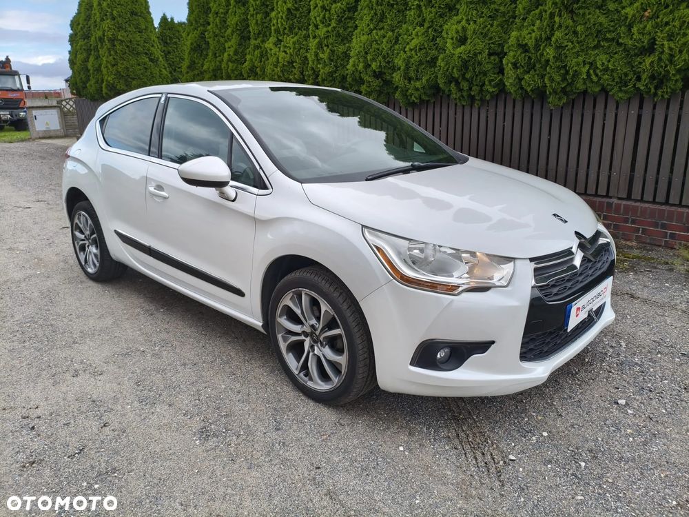 Citroën DS4 1.6 HDi SoChic - 2