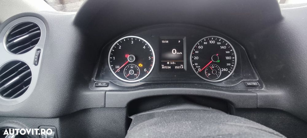 Volkswagen Tiguan 2.0 TDI DPF 4Motion BlueMotion Technology DSG Exclusive - 9