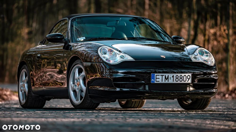 Porsche 911 Carrera 4 - 1