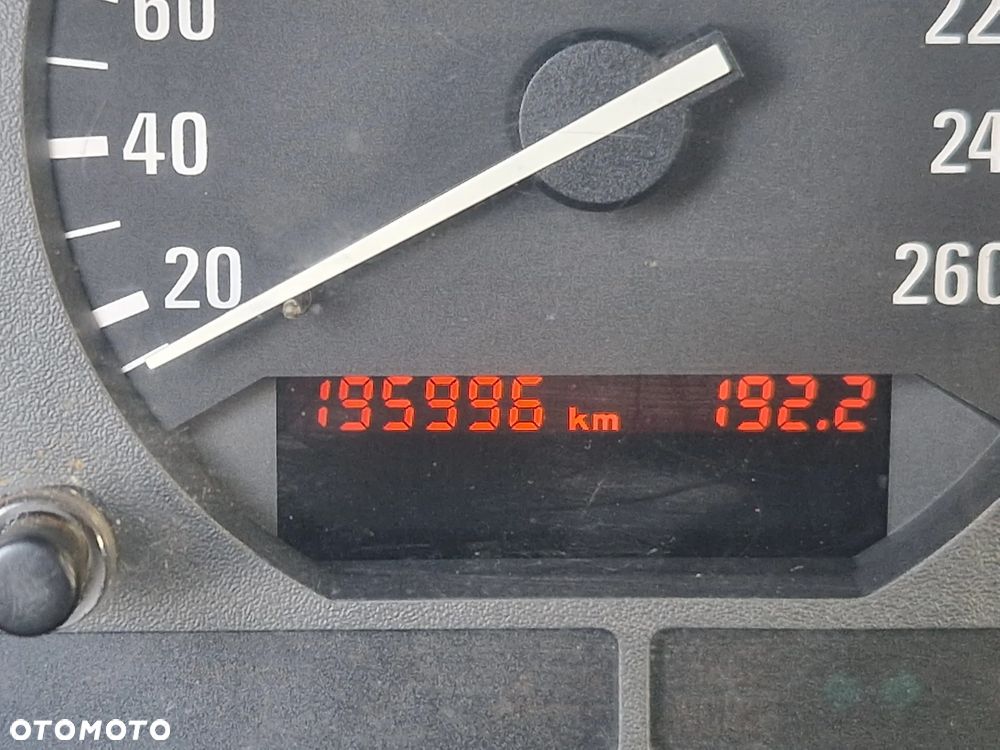 BMW Seria 3 320i - 13