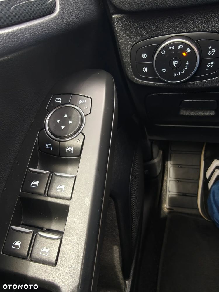 Ford Focus 1.5 EcoBlue Start-Stopp-System ST-LINE DESIGN - 27