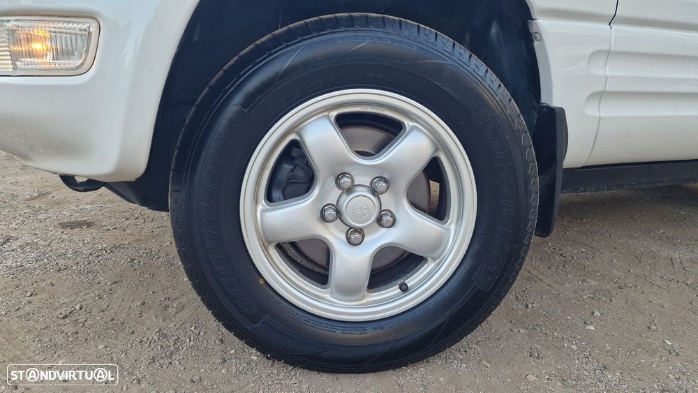 Toyota RAV4 - 12