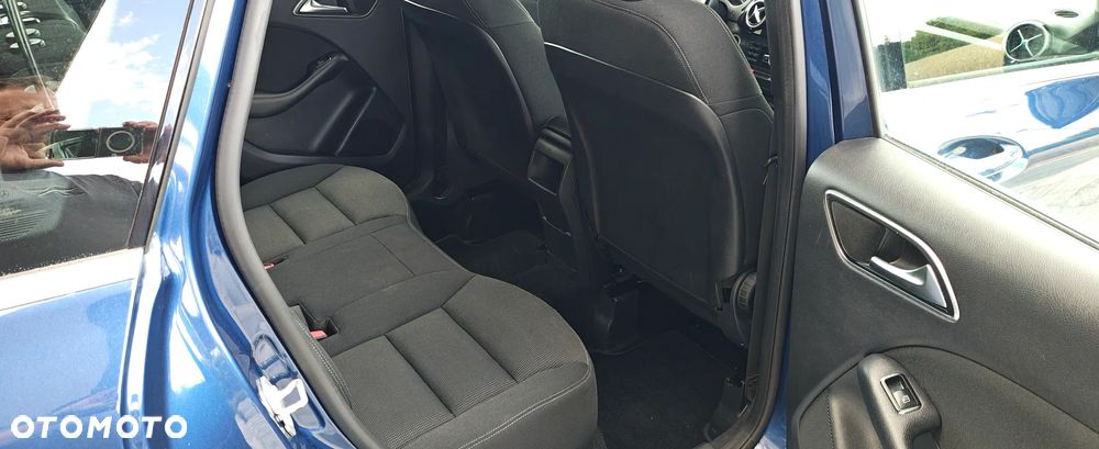 Mercedes-Benz Klasa B 180 (BlueEFFICIENCY) - 29