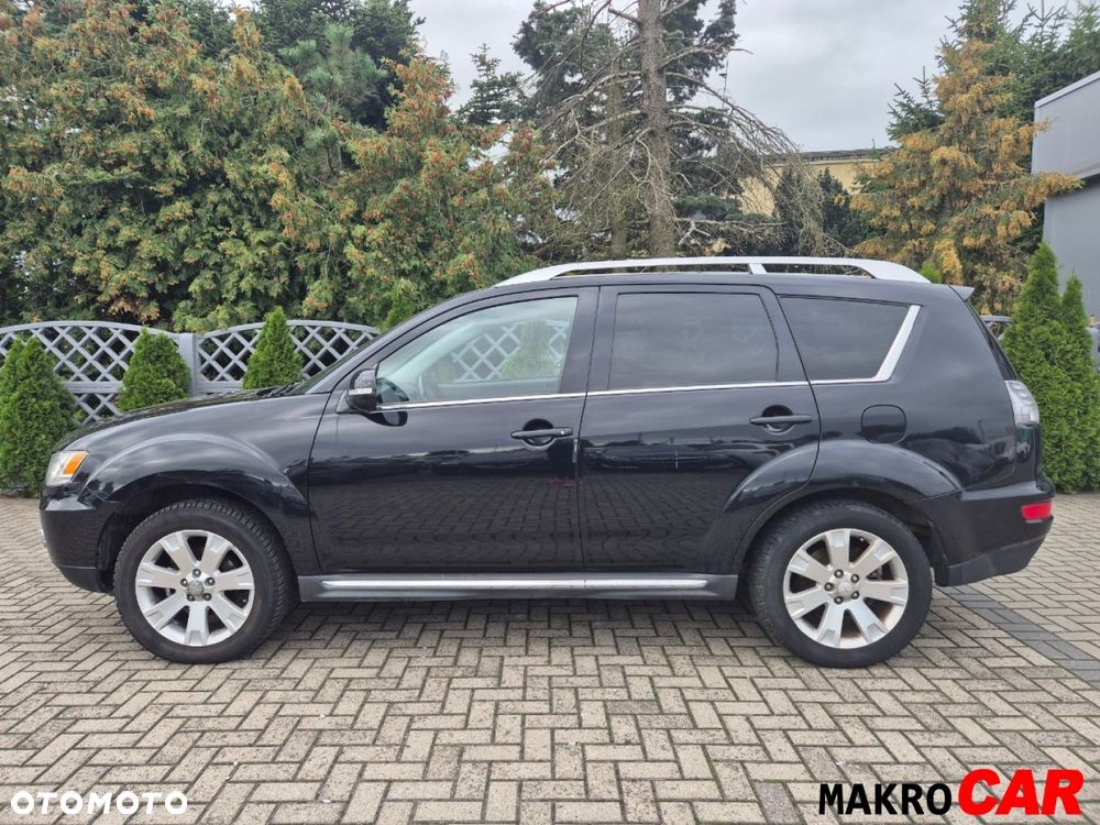 Mitsubishi Outlander - 11