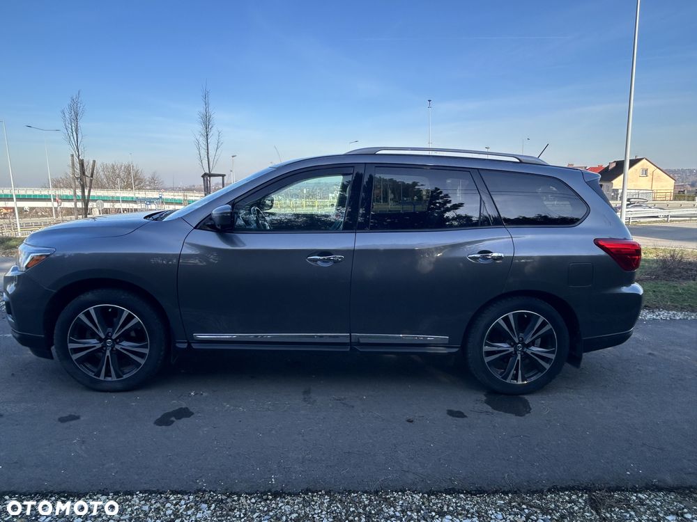 Nissan Pathfinder - 22