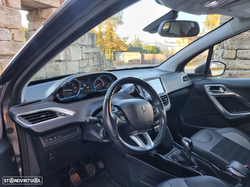 Peugeot 2008 1.2 PureTech Allure - 18