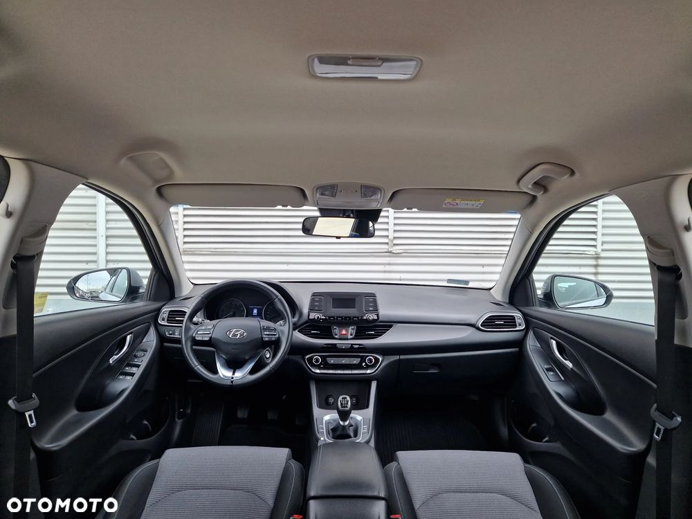 Hyundai i30 1.5 DPI Classic + - 11