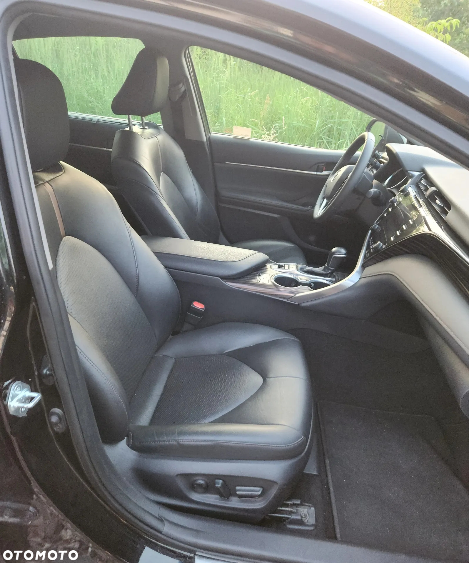 Toyota Camry 2.5 Hybrid Executive CVT - 18