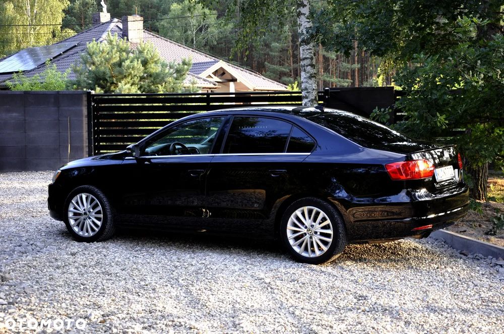 Volkswagen Jetta 2.0 TDI DSG Highline - 14