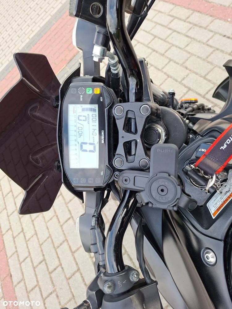Suzuki GSX - 10